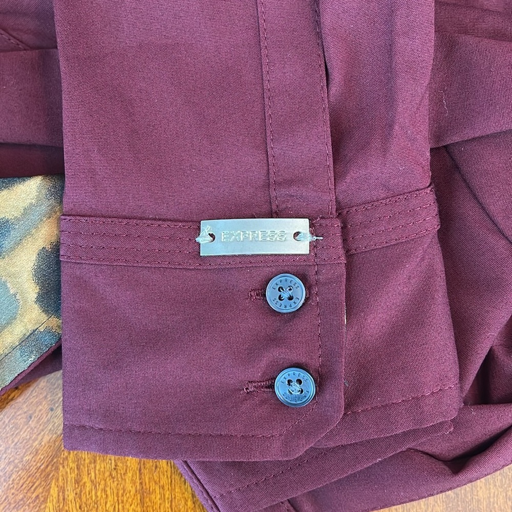 EXPRESS PLUM LEOPARD ACCENT ESSENTIAL SHIRT - Picture 11 of 11